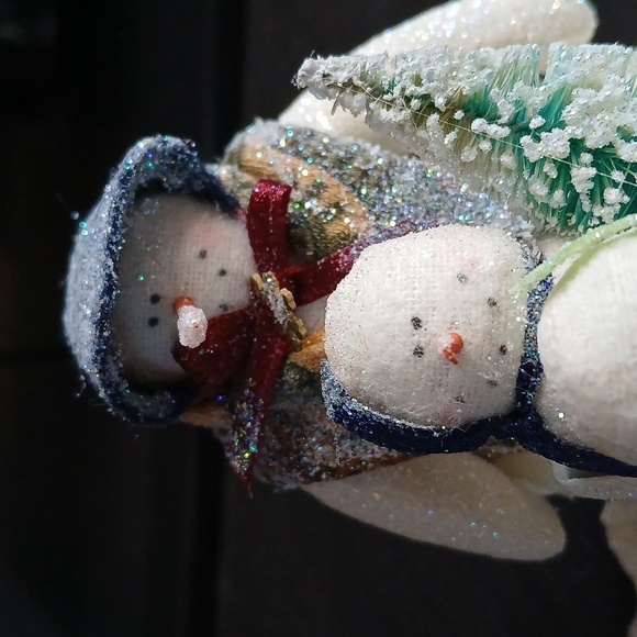 Collectable Creations Mini Snow Scenes- Sparkle Wheelbarrow Ride Christmas Decor - Picture 4 of 13